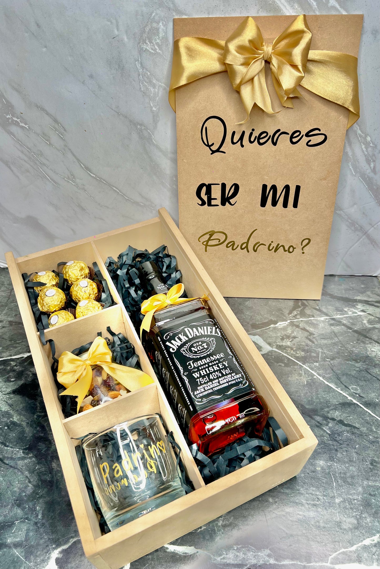 Caja con whiskey